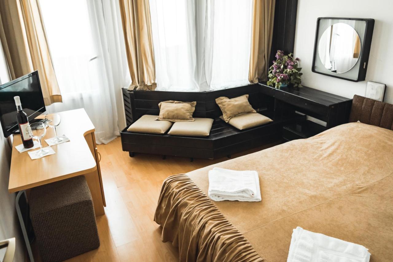 Hotel Lepenski Vir 돈지 밀라노바츠 외부 사진