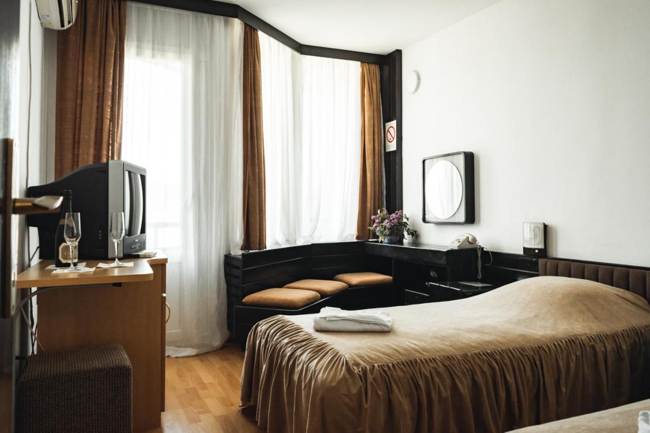 Hotel Lepenski Vir 돈지 밀라노바츠 외부 사진