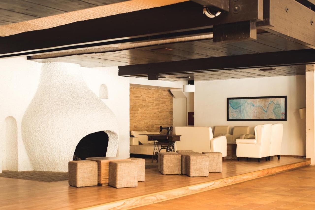 Hotel Lepenski Vir 돈지 밀라노바츠 외부 사진
